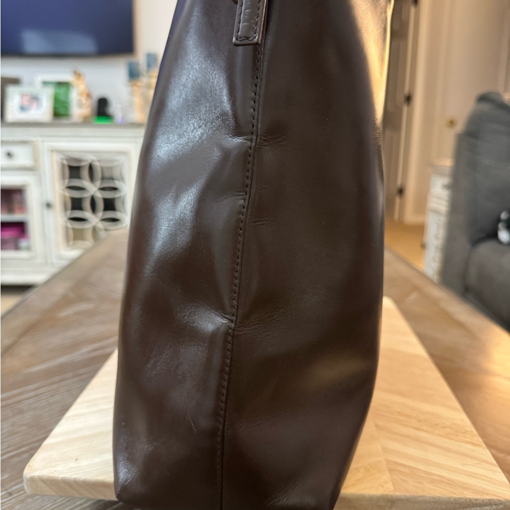Gucci Customized Brown Leather Tote Bag With Hand Painted Designer Bee Motif - Picture 5 of 13